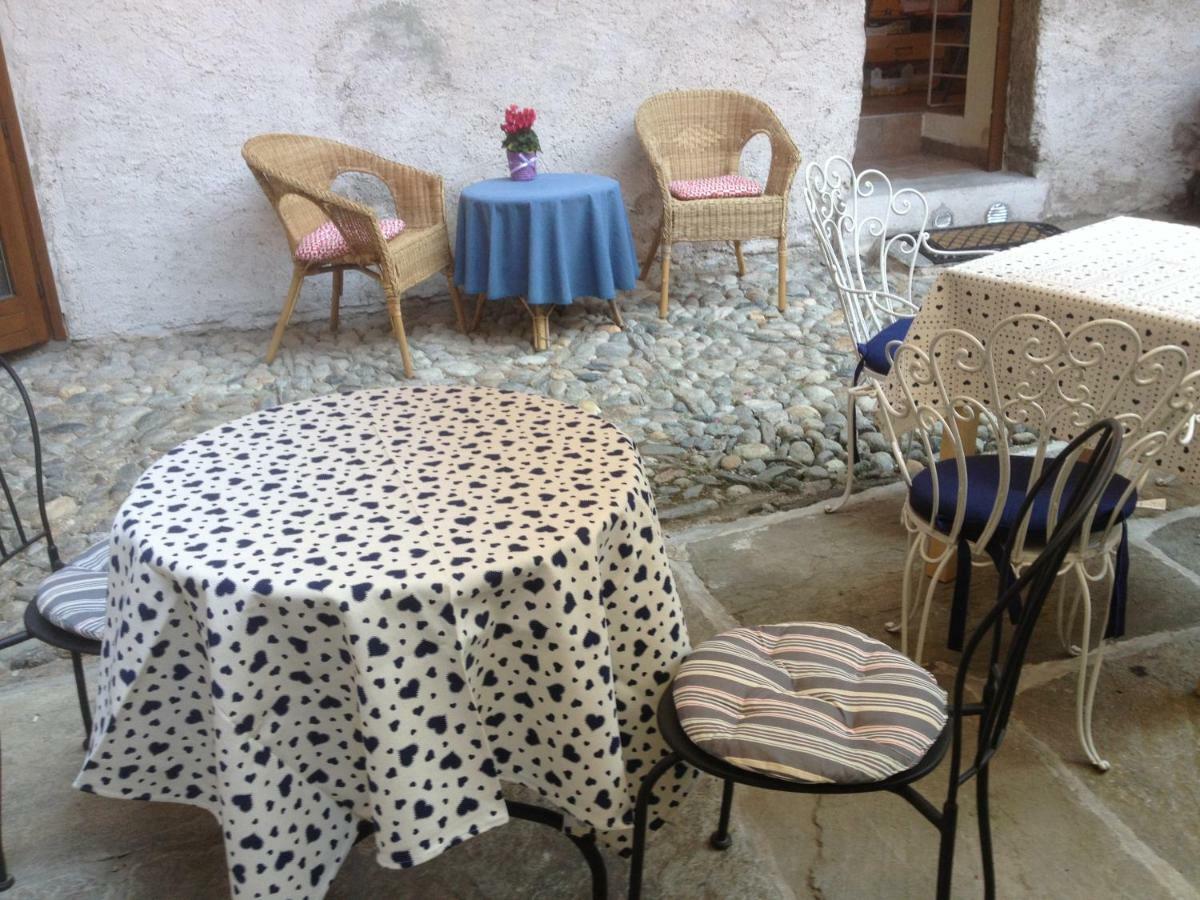 La Tana Del Ghiro Bed and Breakfast Porto Valtravaglia Buitenkant foto
