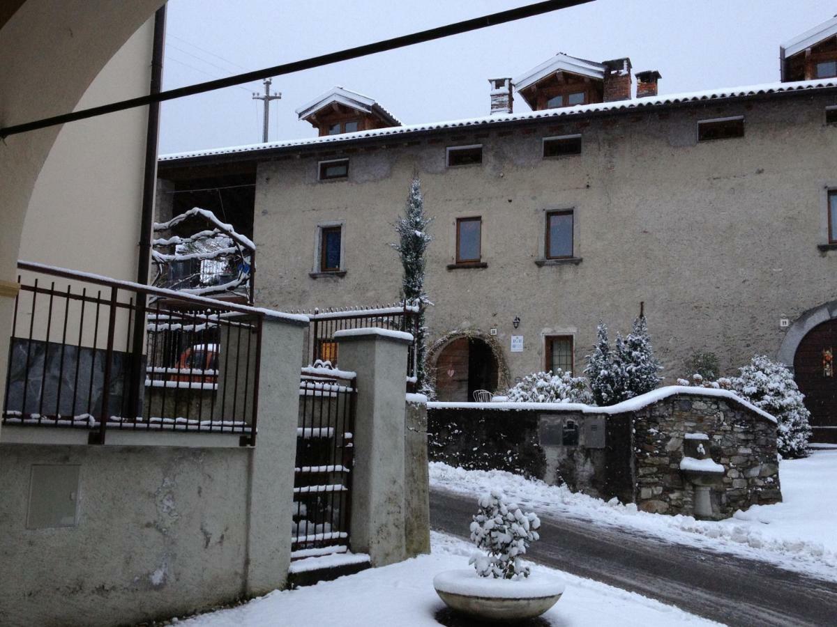 La Tana Del Ghiro Bed and Breakfast Porto Valtravaglia Buitenkant foto
