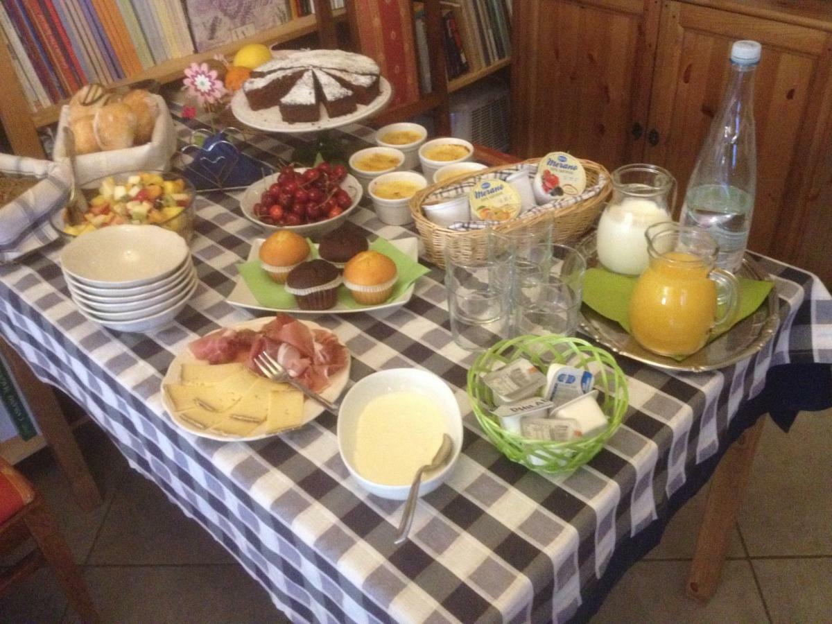 La Tana Del Ghiro Bed and Breakfast Porto Valtravaglia Buitenkant foto