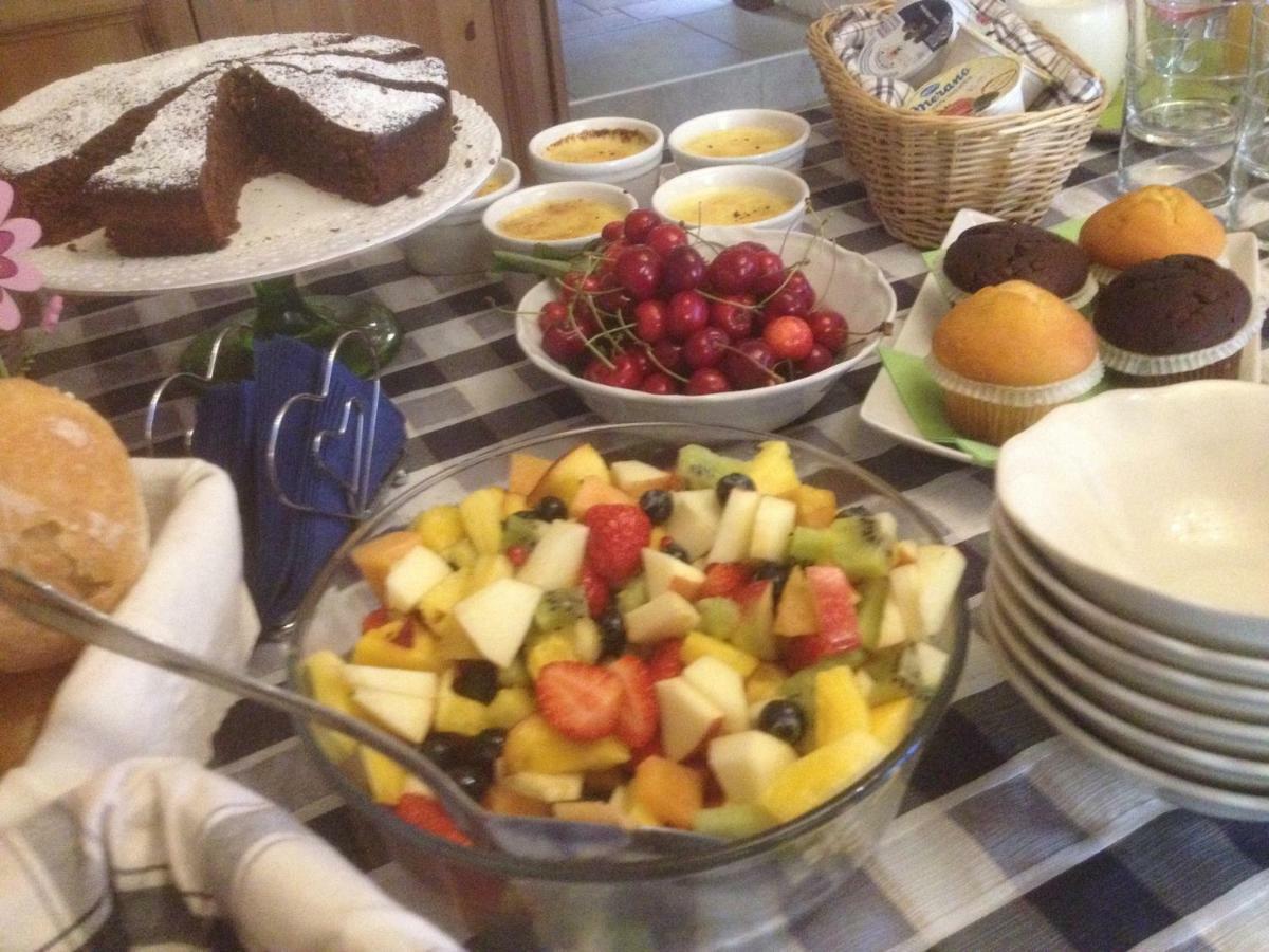 La Tana Del Ghiro Bed and Breakfast Porto Valtravaglia Buitenkant foto